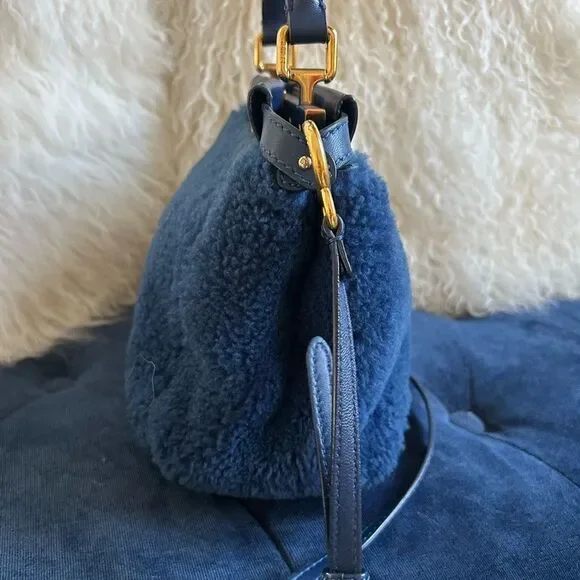Fendi Peekaboo Mini Blue Shearling Leather bag - Picture 7 of 11